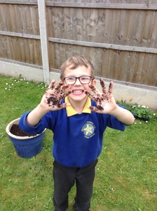 KS1 Planting - May 2023