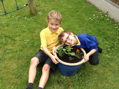 KS1 Planting - May 2023