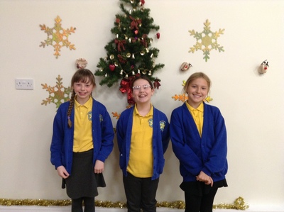 Y6 Decorating Our Christmas Tree 2024