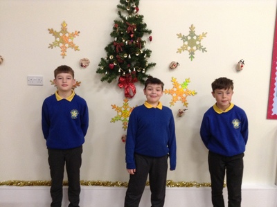 Y6 Decorating Our Christmas Tree 2024